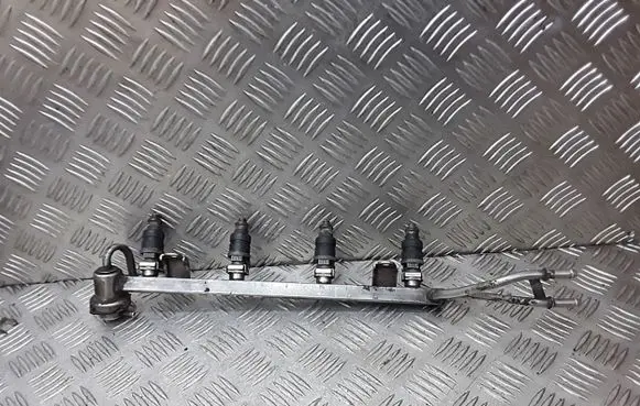 Audi A3 S3 8L Fuel main line pipe 06a133317b