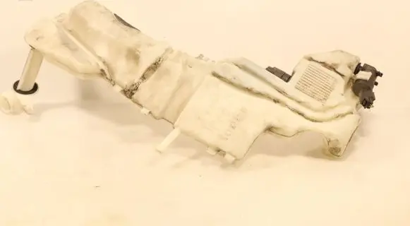 Ford Focus Windshield washer fluid reservoir/tank 3M5113K163BC