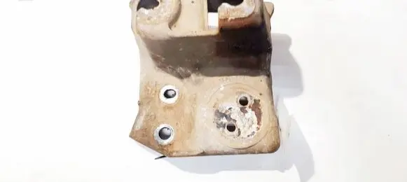 Subaru Outback Engine mounting bracket