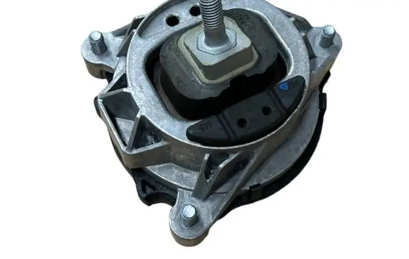 Engine mount bracket