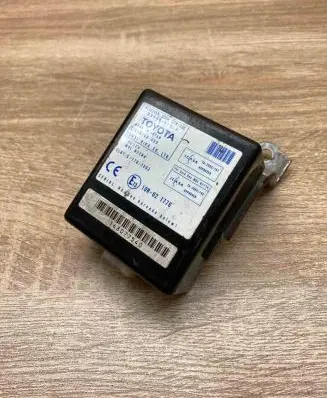 Toyota Corolla Verso AR10 Door control unit/module 897410F010 61B168000