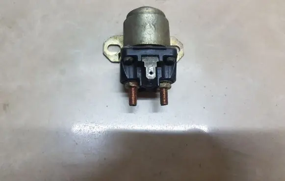 Mitsubishi Pajero Sport I Glow plug pre-heat relay MD337888