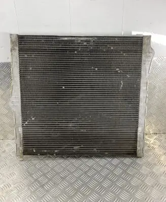 BMW 5 G30 G31 Coolant radiator 7576305 96904002 96924072