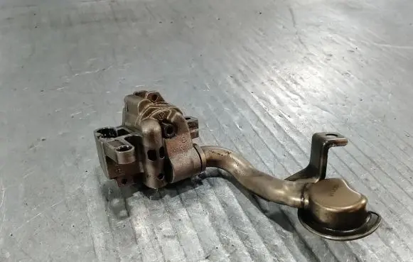 Volkswagen PASSAT B6 Oil pump 03G115105C