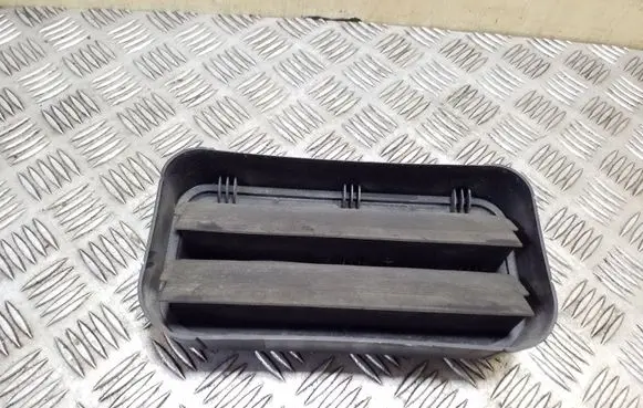 Citroen DS4 Quarter panel pressure vent 9658246080