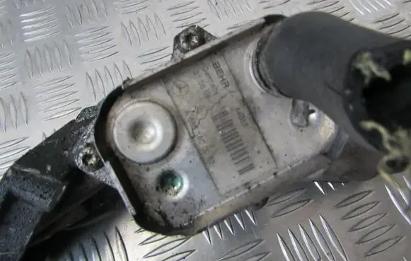 Mercedes-Benz A W168 Engine oil radiator A6681800065