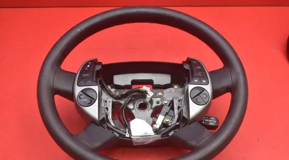 Toyota Prius (NHW20) Steering wheel