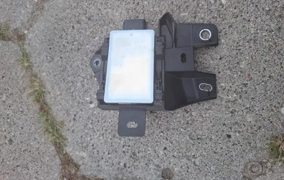 Renault Clio V Trunk lid opening control unit 284E76422R