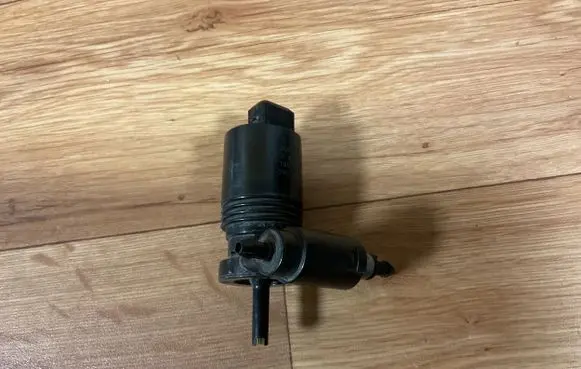 Nissan Note (E11) Windscreen/windshield washer pump 30097 099596 110617B