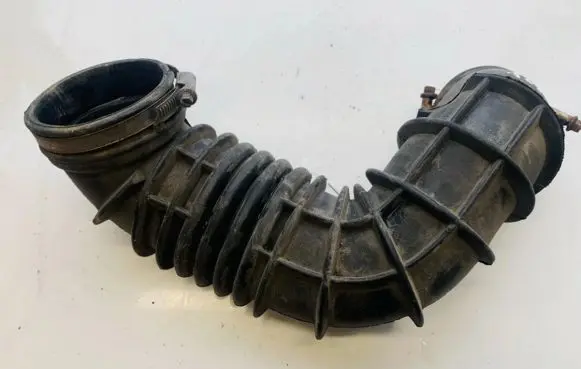 Ford Focus Air intake hose/pipe 98ab9r504ad 98ab-9r504-ad