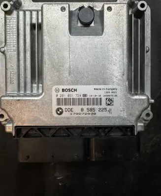 BMW 2 F22 F23 Engine control unit/module 8585225 858222 170272938
