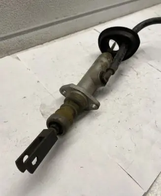 Clutch slave cylinder