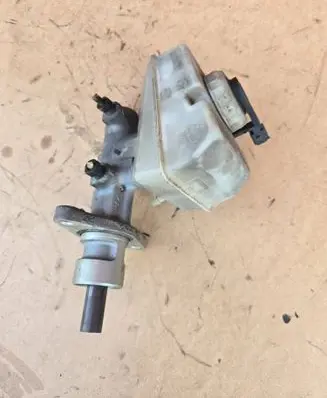 Volvo S70 V70 V70 XC Master brake cylinder 9203845