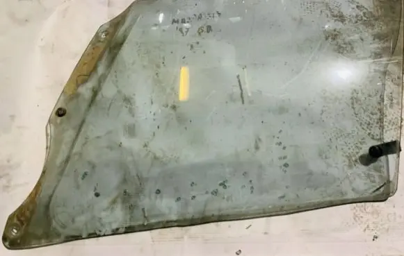 Mazda 323 Rear side window