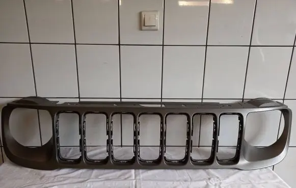 Jeep Renegade Front bumper upper radiator grill 52088680