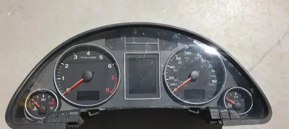Audi A4 S4 B7 8E 8H Speedometer (instrument cluster) 8E0920981L