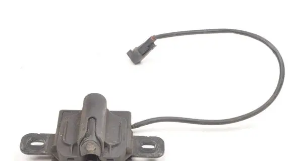 Volvo V40 Engine bonnet/hood lock/catch 31371016