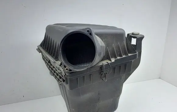 Lancia Thema Air filter box 0111018A