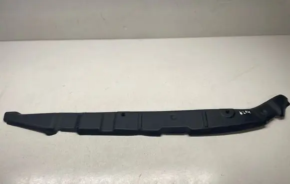 Audi Q7 4M Fender end trim 4M0821111