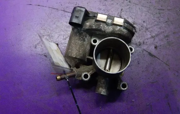 Seat Ibiza II (6k) Throttle body valve 030133062A