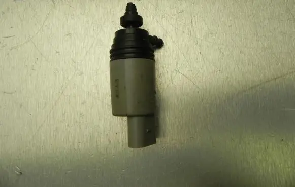 BMW 1 E81 E87 Headlight washer pump 6934159 V543