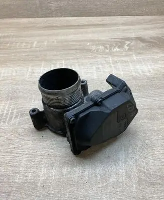 Volkswagen PASSAT B6 Throttle valve 03L128063E CBA