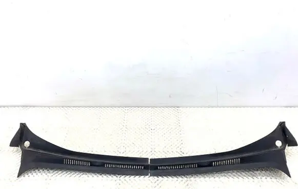 Volkswagen Golf Plus Wiper trim 5M0819403B