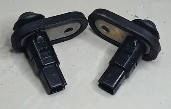 Toyota Avensis T250 Rear door sensor 