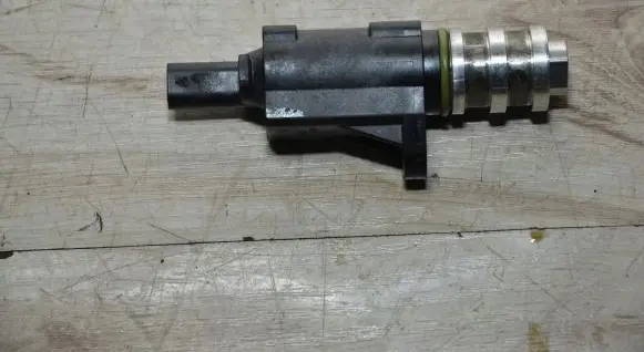 BMW 2 F45 Camshaft position sensor 76399930