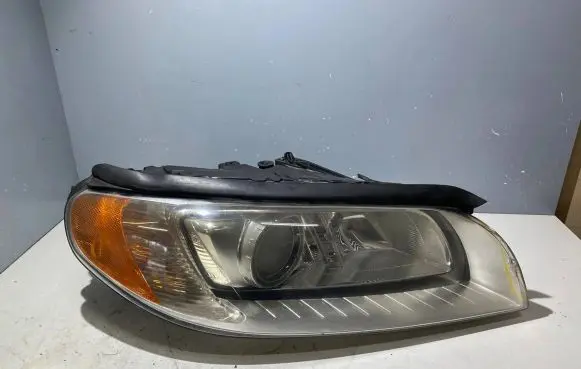 Volvo S80 Headlight/headlamp 30796130