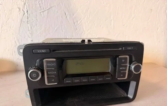 Volkswagen Golf VII Radio/CD/DVD/GPS head unit 5M0035156C