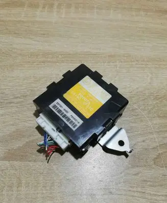 Toyota Corolla Verso AR10 Alarm control unit/module 081900F810