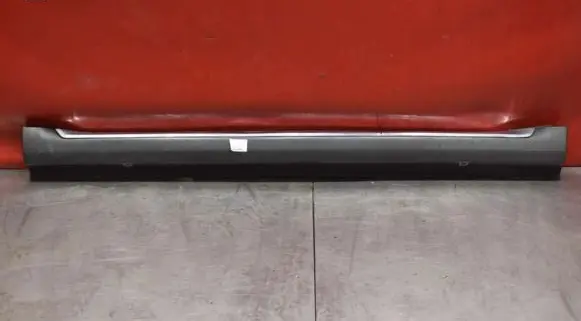 Front sill (body part)