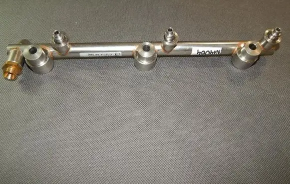 Volkswagen Touareg II Fuel main line pipe 03H133317P