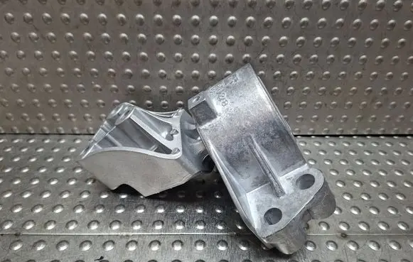 Fiat Doblo Engine mount bracket S27649725 517991100