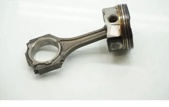 Lexus LS 460 - 600H Piston with connecting rod 