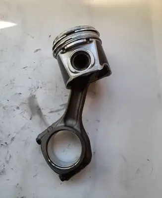 Iveco Daily 4th gen Piston 504113130 2995580