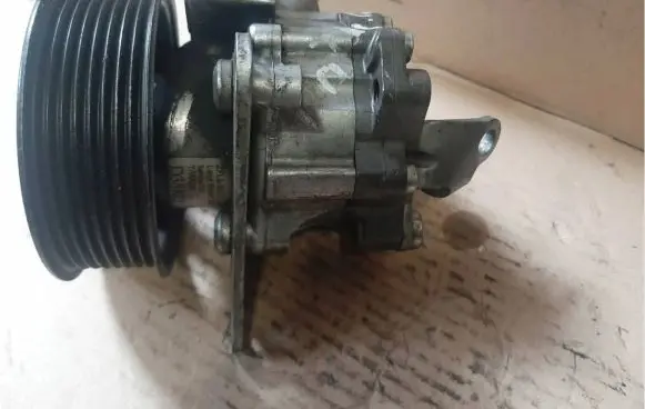 BMW 5 E60 E61 Power steering pump 7H423A696AA QVB500630 7696974131