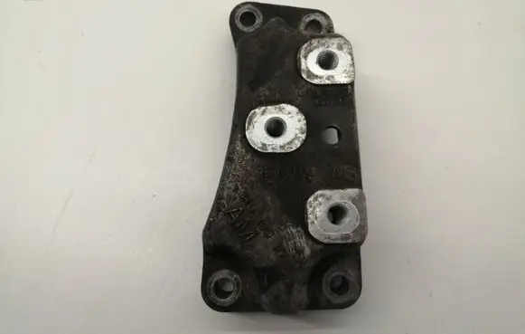 Volkswagen PASSAT B7 Gearbox mounting bracket 1K0199117