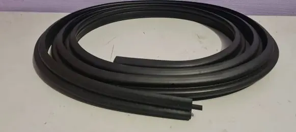 Ford Escort Rubber seal loading door 92ABN40406BA 6922049