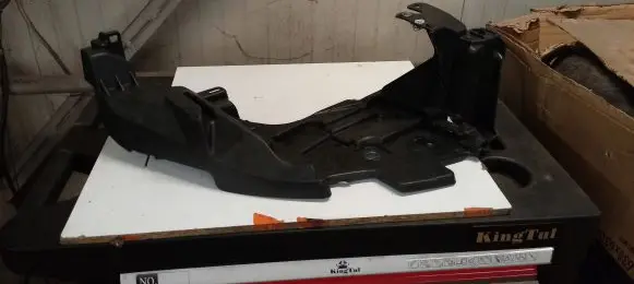Renault Megane III Headlight/headlamp mounting bracket 622220003R