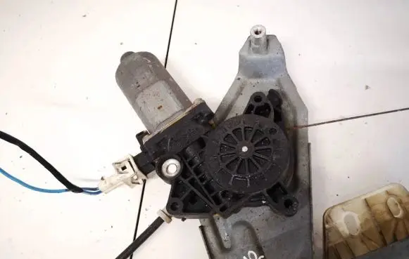 Renault Espace II Front door window regulator motor
