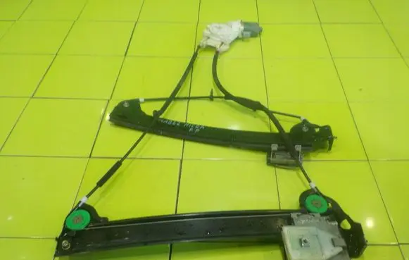 Nissan Micra Front door window regulator with motor 0130822318