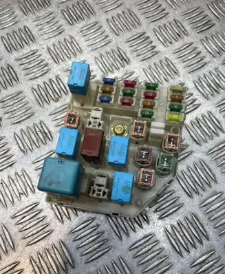 Toyota RAV 4 (XA20) Fuse module PPGF5T30