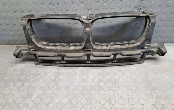 BMW X3 E83 Front bumper upper radiator grill 3417721