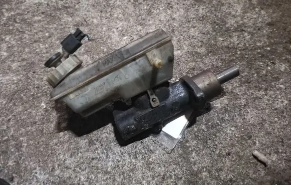 Ford Galaxy Master brake cylinder