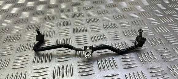 Land Rover Discovery 4 - LR4 Fuel injector supply line/pipe 