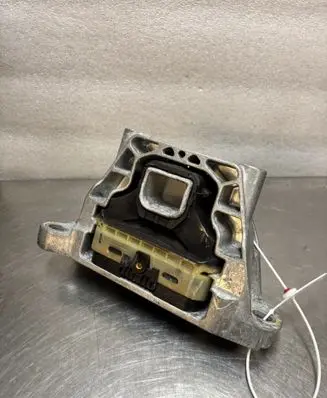 Renault Master III Gearbox mount 