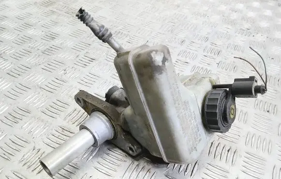 Volkswagen PASSAT B6 Master brake cylinder 5N0945459A