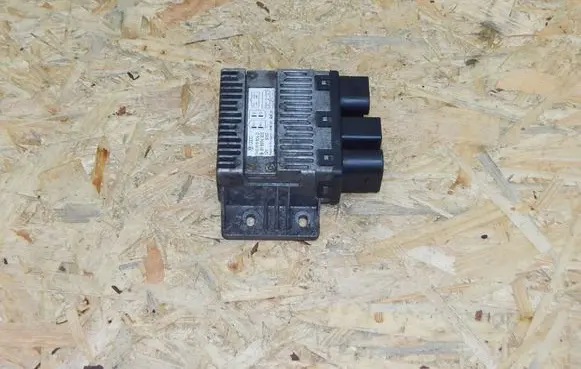 Volkswagen Multivan T5 Coolant fan relay 7H0919506D 898096000